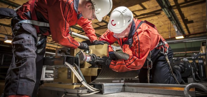 Важность обучения рабочим специальностям: как развить свои навыки и достичь успеха